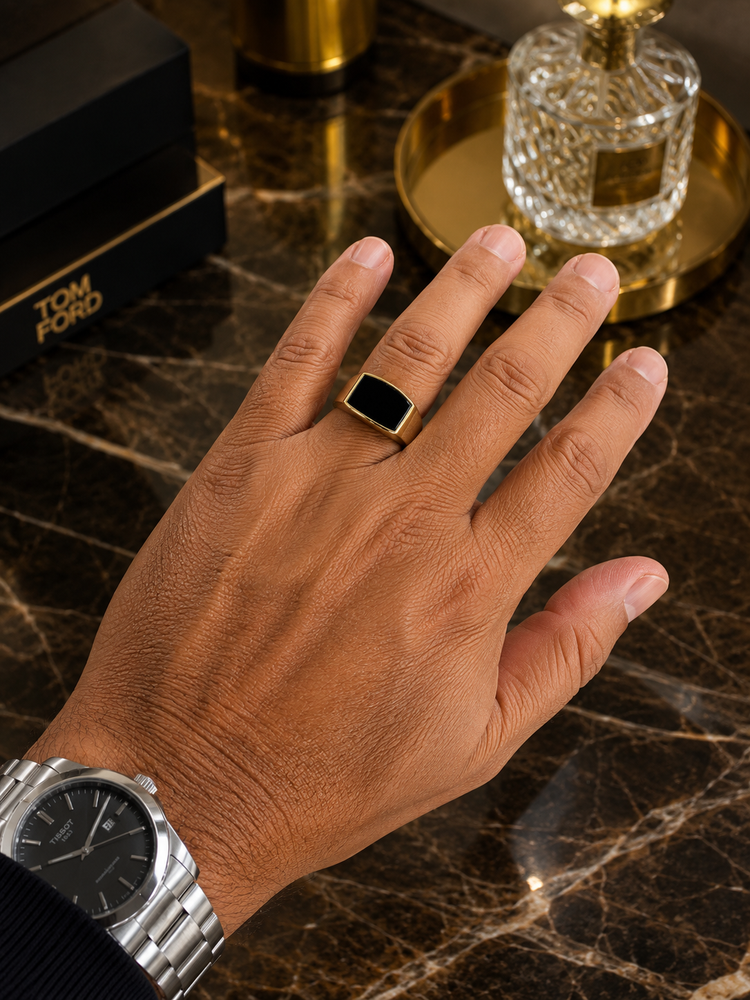 9ct Yellow Gold Rectangular Onyx Signet Ring