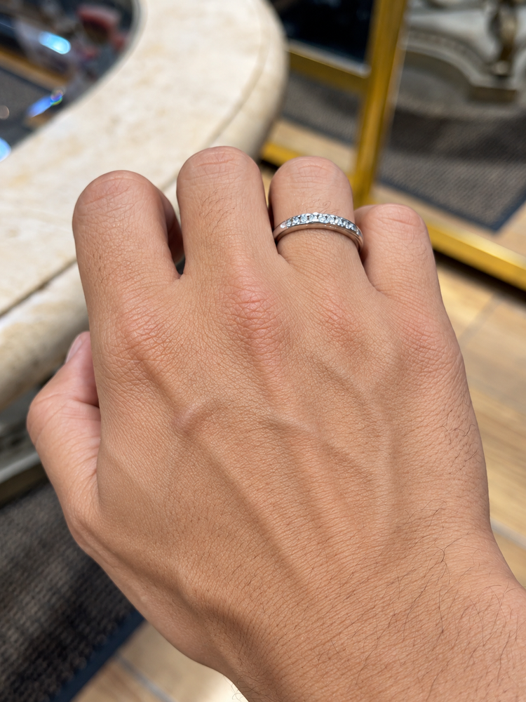 9CT White Gold Diamond Band Ring 2.5g