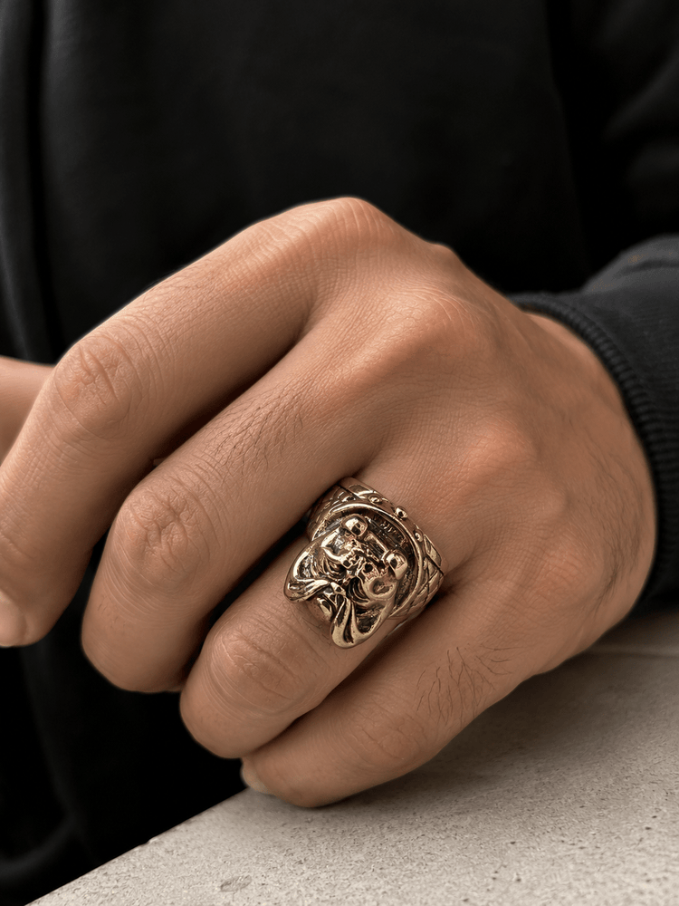 9ct Bulldog Ring 54.2g - Hyman’s Jewellers
