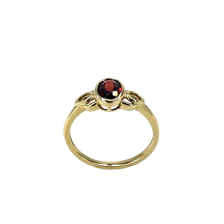 9CT Yellow Gold Garnet Solitaire Ring with Openwork Shoulders 1.9g - Hyman’s Jewellers