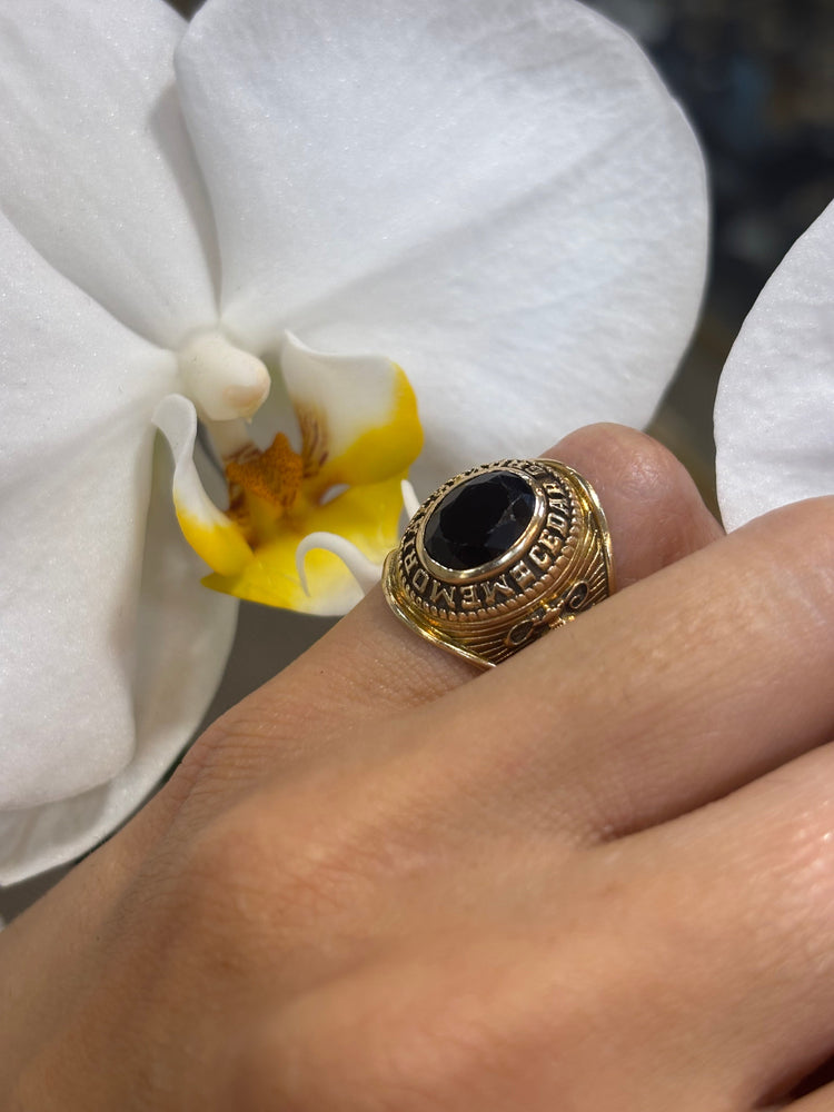 Men’s 10k Yellow Gold 1964 | Cedar Groves Memorial | Black Stone Set American College Ring - 9.6g N - Hyman’s Jewellers