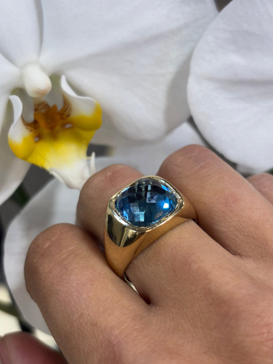 Men’s 14ct Yellow Gold Blue Stone Set Signet Ring - 6g - Hyman’s Jewellers