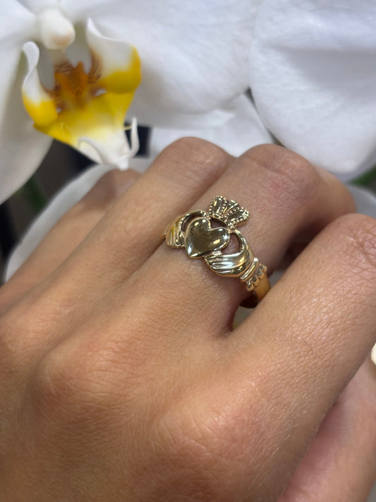 Men’s 9ct Yellow Gold Claddagh Ring - 3.4g Size U - Hyman’s Jewellers