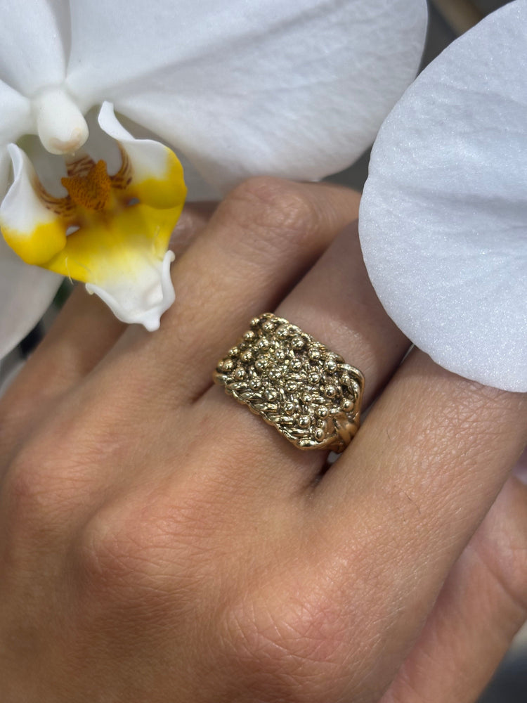 Men’s 9ct Yellow Gold Keeper Buckle Ring - 5.6g Size L - Hyman’s Jewellers