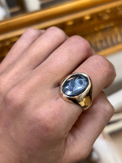 Men’s 9ct Yellow Gold Signet Ring with Intricate Engraved Hematite - 7.1g Size V - Hyman’s Jewellers