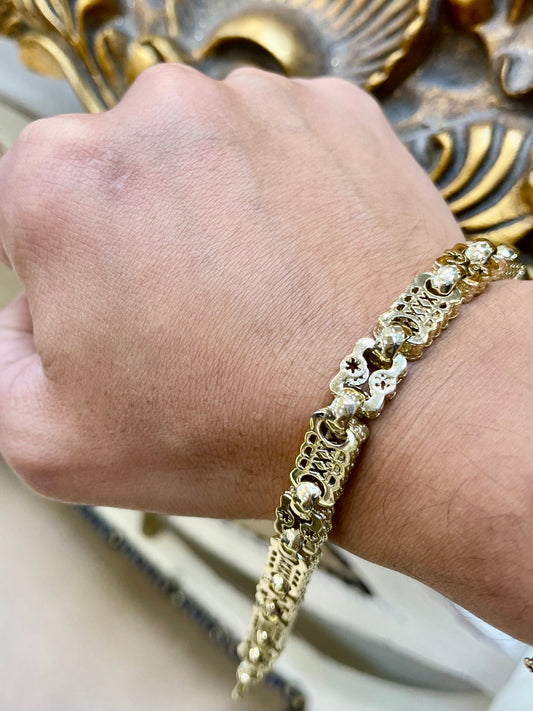 Textured 9CT Yellow Gold Interlocking Link Chain Bracelet - Hyman’s Jewellers