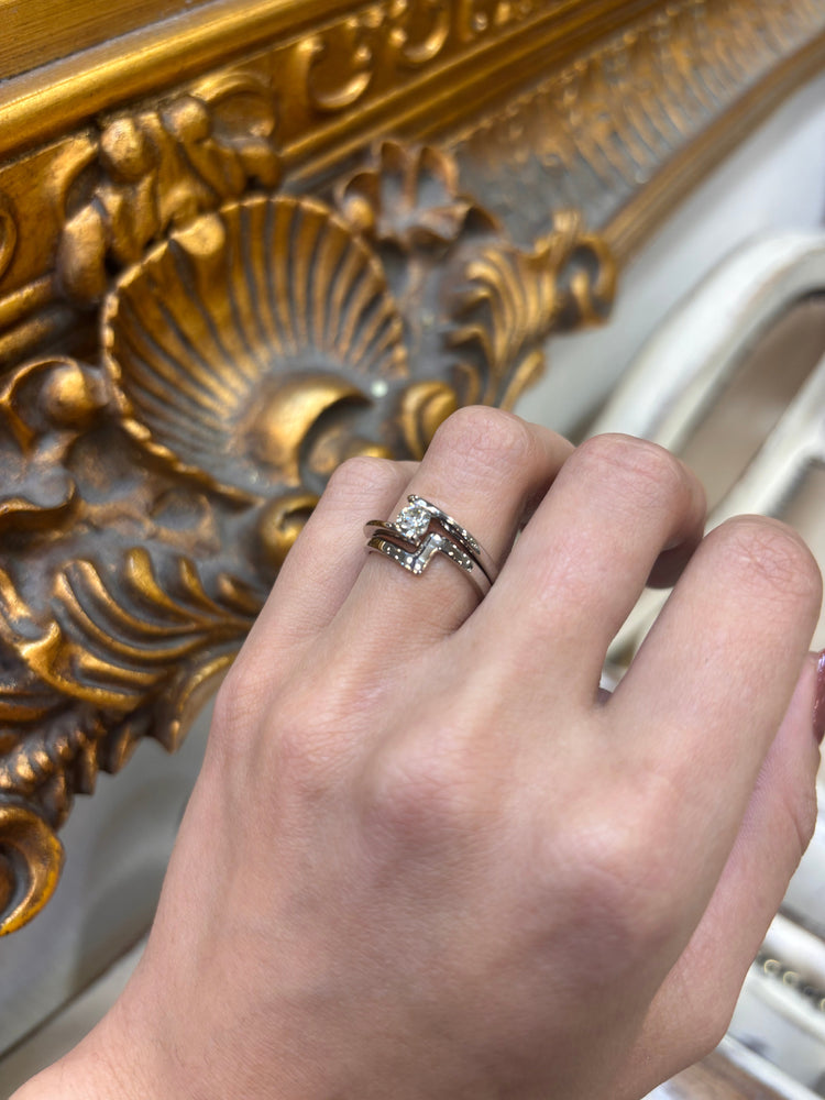 Women’s 18ct White Gold Diamond Ring with Brilliant Cut Diamond - 0.25ct 6.4g - Hyman’s Jewellers