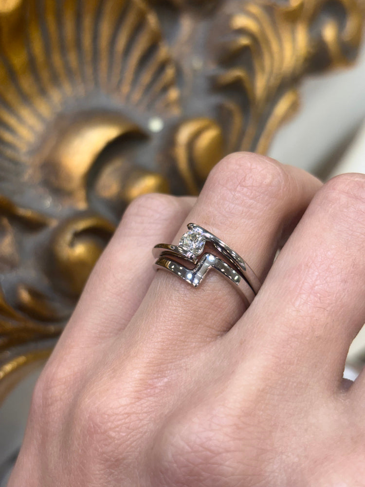 Women’s 18ct White Gold Diamond Ring with Brilliant Cut Diamond - 0.25ct 6.4g - Hyman’s Jewellers