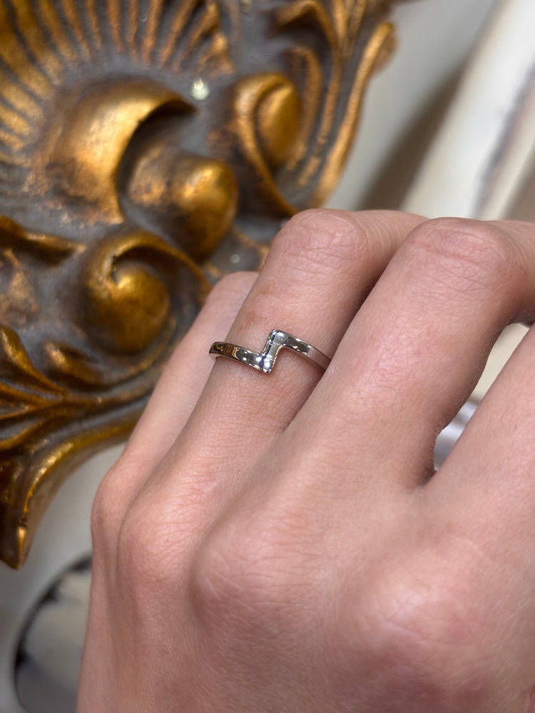 Women’s 18ct White Gold Diamond Ring with Brilliant Cut Diamond - 0.25ct 6.4g - Hyman’s Jewellers