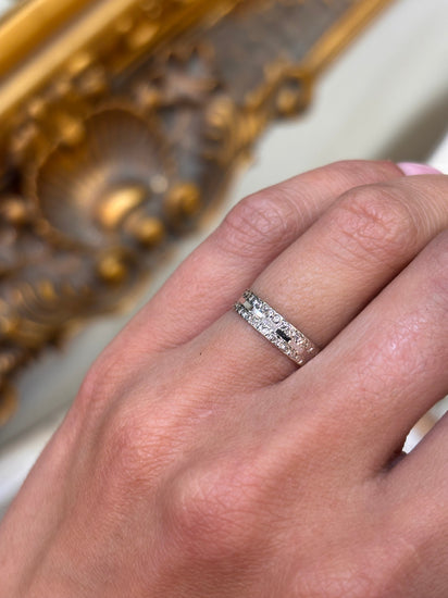 Women’s 9ct White Gold Vintage Band - 1g - Hyman’s Jewellers