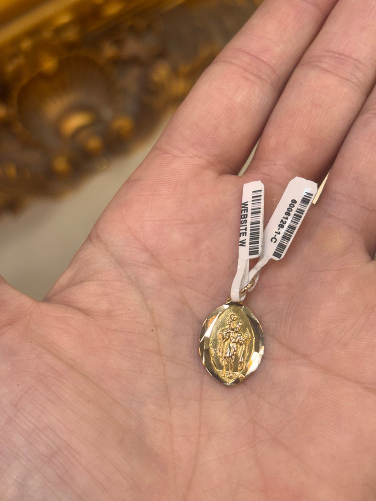 Women’s 9ct Yellow Gold Oval St Christopher Pendant - 1.2g 1.8cm - Hyman’s Jewellers