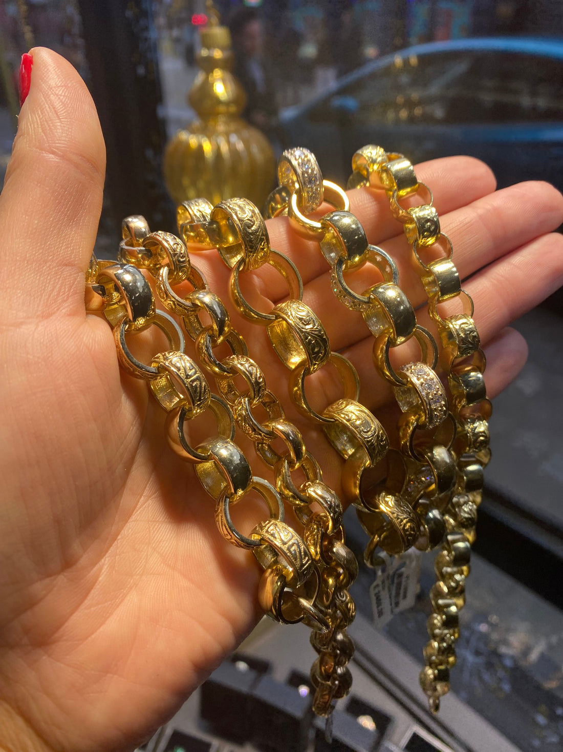 Win Big This Christmas With Hymans Jewellers! - Hyman’s Jewellers