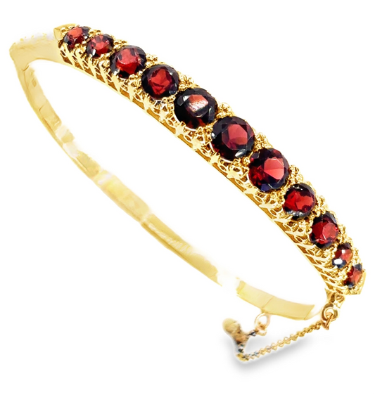 Womens 9ct Yellow Gold Garnet Bangle- 22.8g