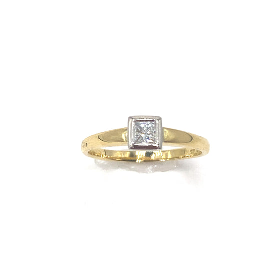 Women’s 18ct Yellow Gold Platinum Rub Over Solitaire Ring-0.20ct