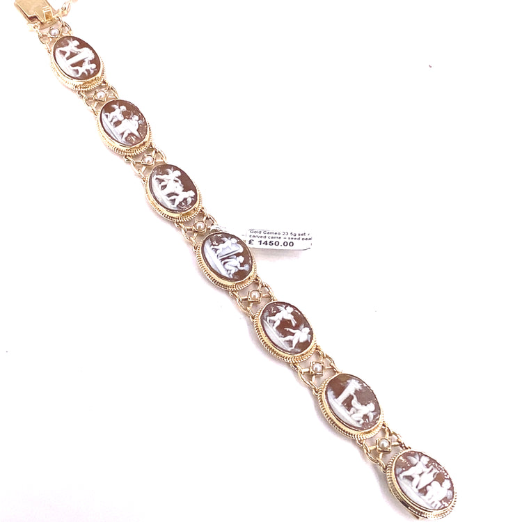 Women’s 9ct Yellow Gold Vintage Carved Cameo Bracelet- 23g