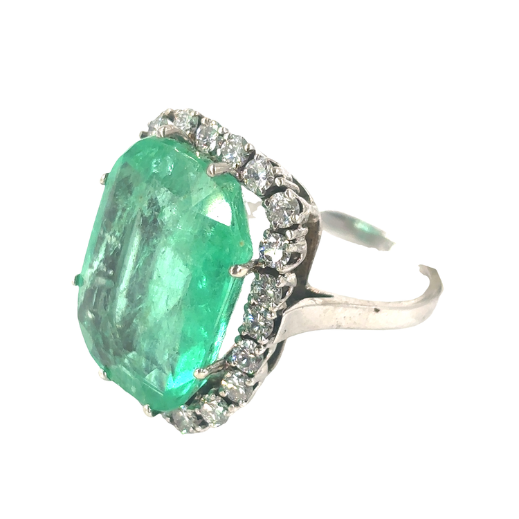 Emerald Cushion-Cut Cocktail Ring in White Gold-7.5g 12.32ct
