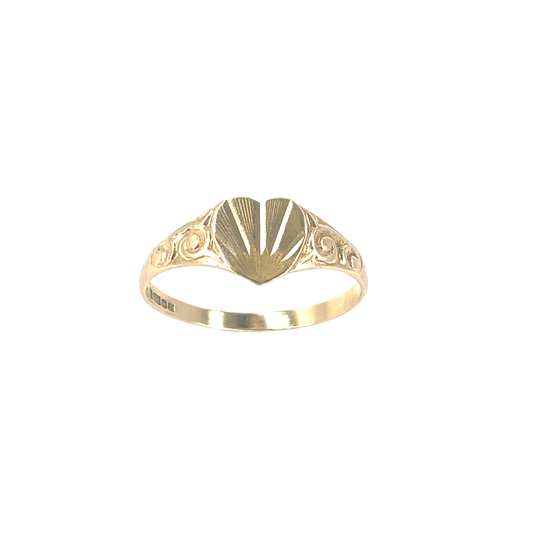 Women’s 9ct Yellow Gold Heart Signet Ring with Intricate Engraving Detail- 4g
