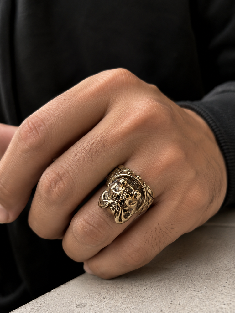 9ct Bulldog Ring 54.2g