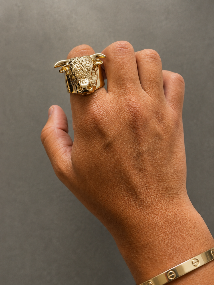 Textured Bull Head Signet Ring in 9ct Yellow Gold 25.3g