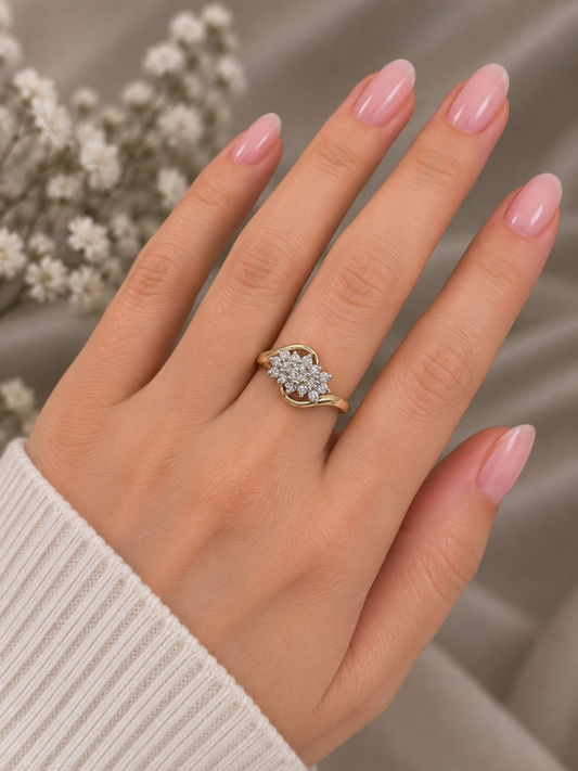 Diamond Cluster Swirl Ring in 18CT Yellow Gold 4.2g