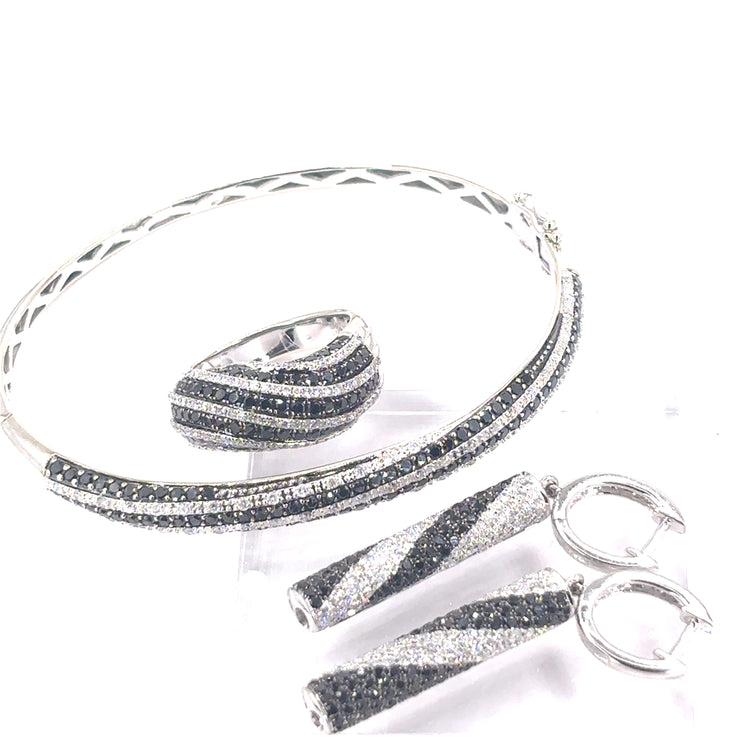 Women’s 18ct White Gold Black White Diamond Set - 6.5cts 28g