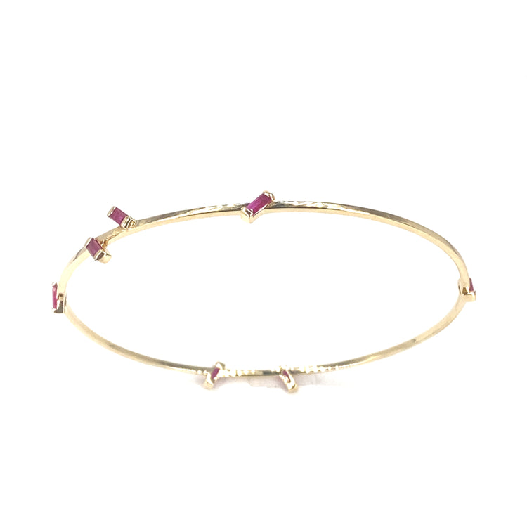 Women’s 18ct Yellow Gold Ruby Bangle - 7.1g