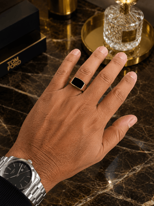 9ct Yellow Gold Rectangular Onyx Signet Ring - Hyman’s Jewellers