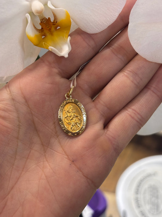 Women’s 9ct Yellow Gold Saint Christopher Yellow Gold Oval Pendant- 2.5cm 3G