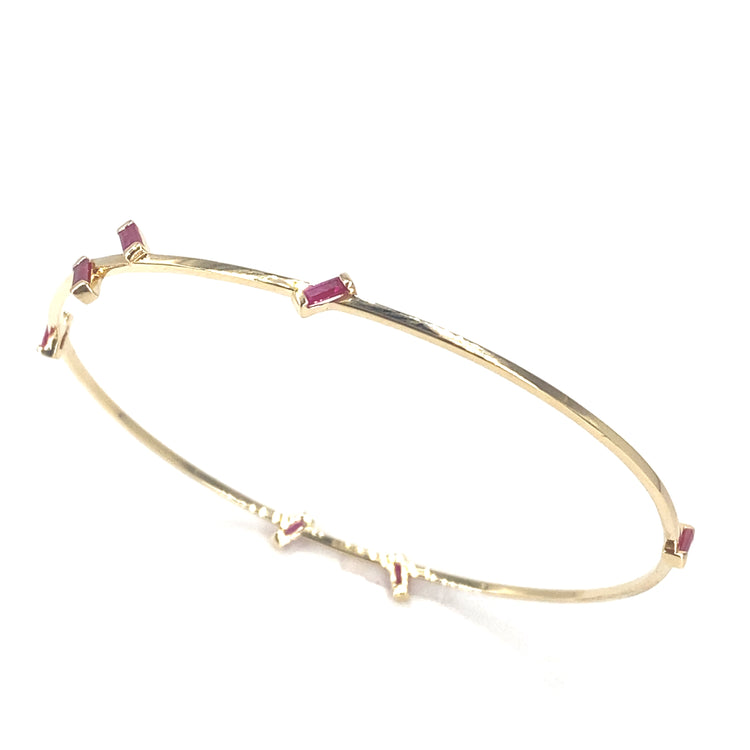 Women’s 18ct Yellow Gold Ruby Bangle - 7.1g