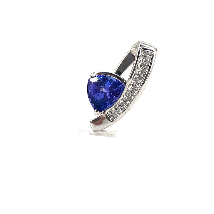 Women’s 18CT White Gold Diamond Tanzanite Pendant