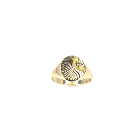 Men’s 9ct Yellow Gold Oval Signet Ring - 7.6g