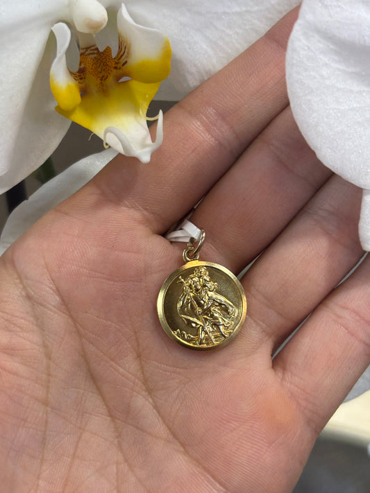 Women’s 9ct Yellow Gold St Christopher Religious Pendant with Detailed Design- 3.1g 1.8cm