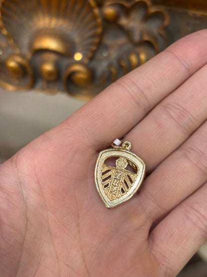 Leeds United FC 9ct Yellow Gold Crest Pendant - Hyman’s Jewellers