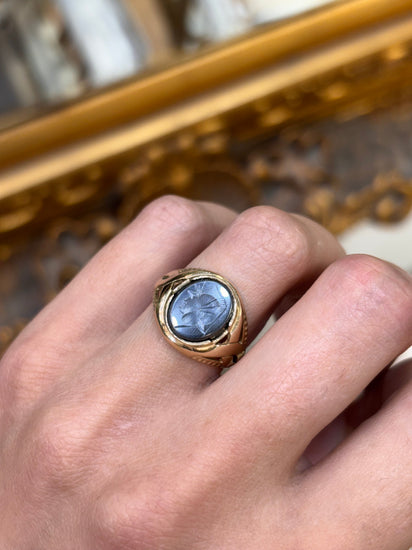 Man’s 9ct Yellow Gold Signet Ring with Hematite - 3.4g 01/2 - Hyman’s Jewellers