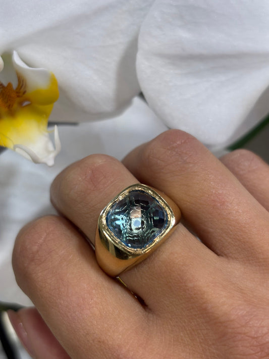 Men’s 14ct Yellow Gold Blue Stone Set Signet Ring - 6g - Hyman’s Jewellers