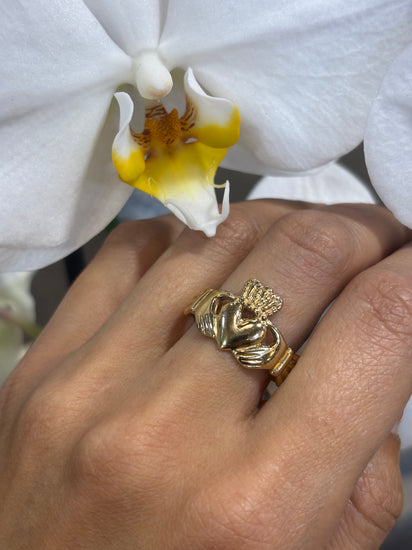 Men’s 9ct Yellow Gold Claddagh Ring - 5.8g S - Hyman’s Jewellers