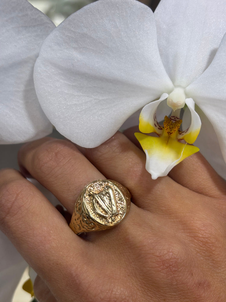 Mens 9ct Yellow Gold Irish Harp Ring 6.9g - Hyman’s Jewellers