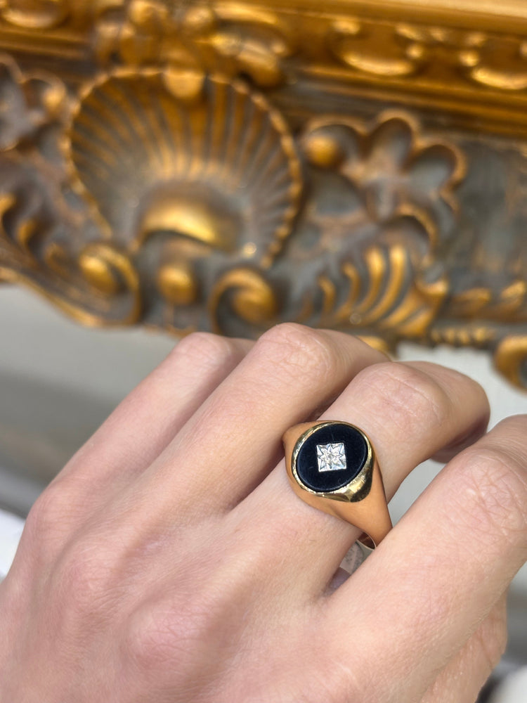 Men’s 9ct Yellow Gold Signet Ring with Onyx - 5.1g Z+1 - Hyman’s Jewellers