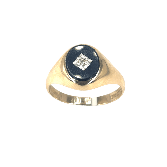 Men’s 9ct Yellow Gold Signet Ring with Onyx - 5.1g Z+1 - Hyman’s Jewellers
