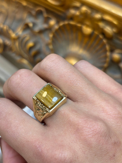 Men’s 9ct Yellow Gold Tiger’s Eye Ring - 5.8g Size U - Hyman’s Jewellers
