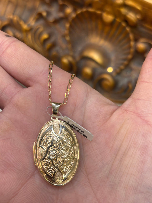 Vintage Yellow Gold Locket with Etched Design - Hyman’s Jewellers