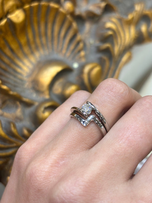 Women’s 18ct White Gold Diamond Ring with Brilliant Cut Diamond - 0.25ct 6.4g - Hyman’s Jewellers