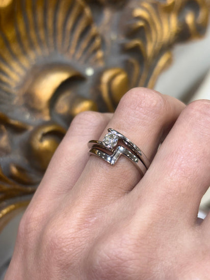 Women’s 18ct White Gold Diamond Ring with Brilliant Cut Diamond - 0.25ct 6.4g - Hyman’s Jewellers