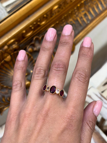 Women’s 18ct Yellow Gold Vintage Garnet Quartz Dress Ring - 3.6g - Hyman’s Jewellers