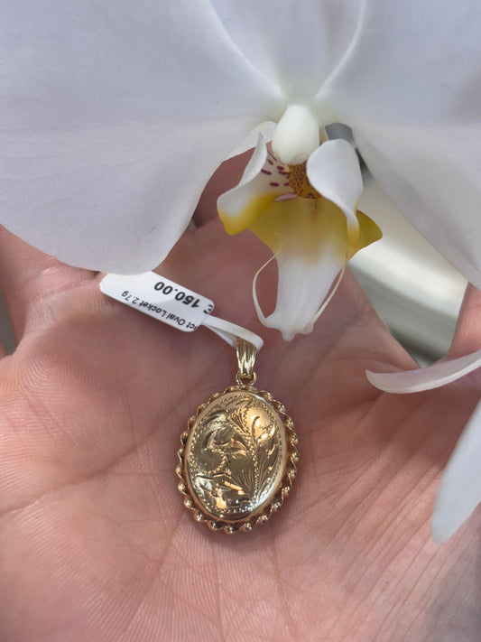 Women’s 9ct Engraved Floral Yellow Gold Oval Locket Pendant - 2.7g 2.5cm - Hyman’s Jewellers