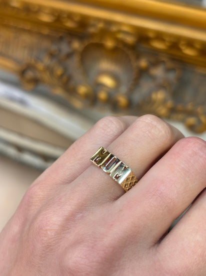 Womens 9ct Yellow Gold 'MUM' Signet Ring - Hyman’s Jewellers