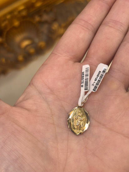 Women’s 9ct Yellow Gold Oval St Christopher Pendant - 1.2g 1.8cm - Hyman’s Jewellers